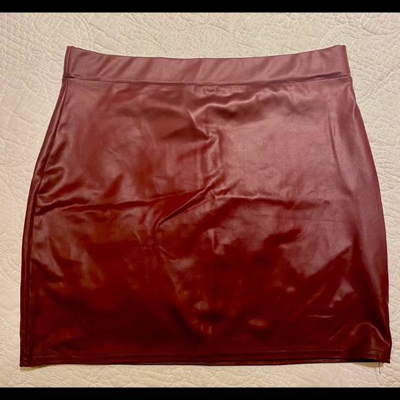 Boohoo Matte Faux Leather Mini Skirt - Picture 3 of 3
